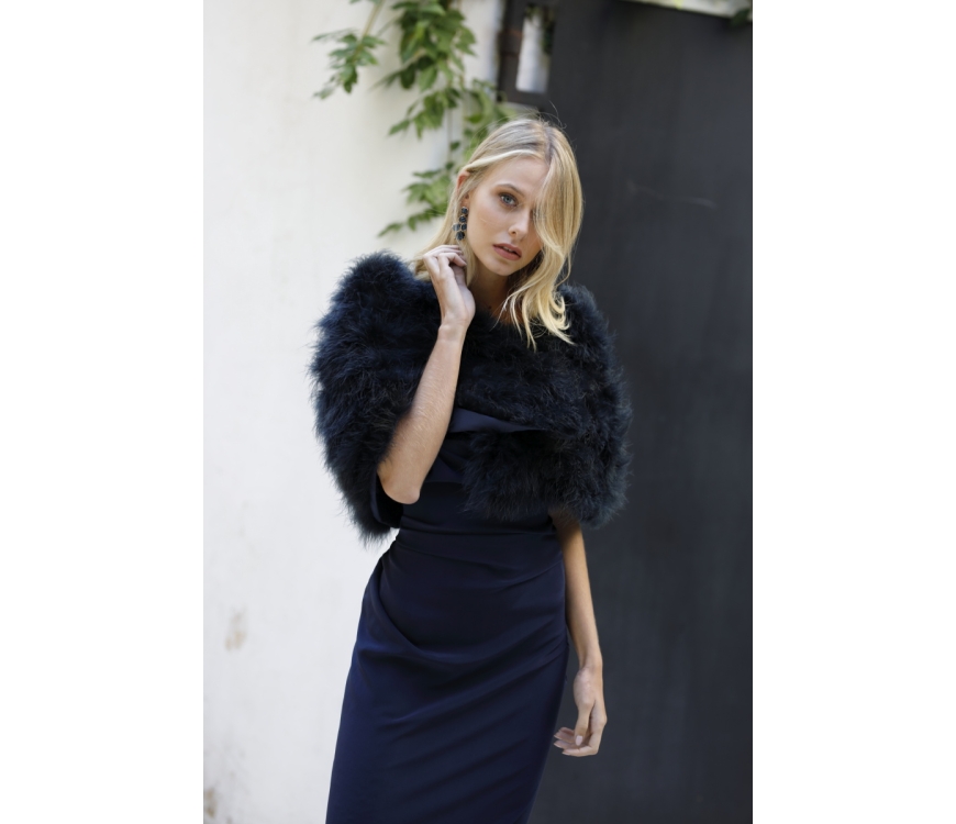 Fur jacket and fur stole: must haves for a contemporary wedding